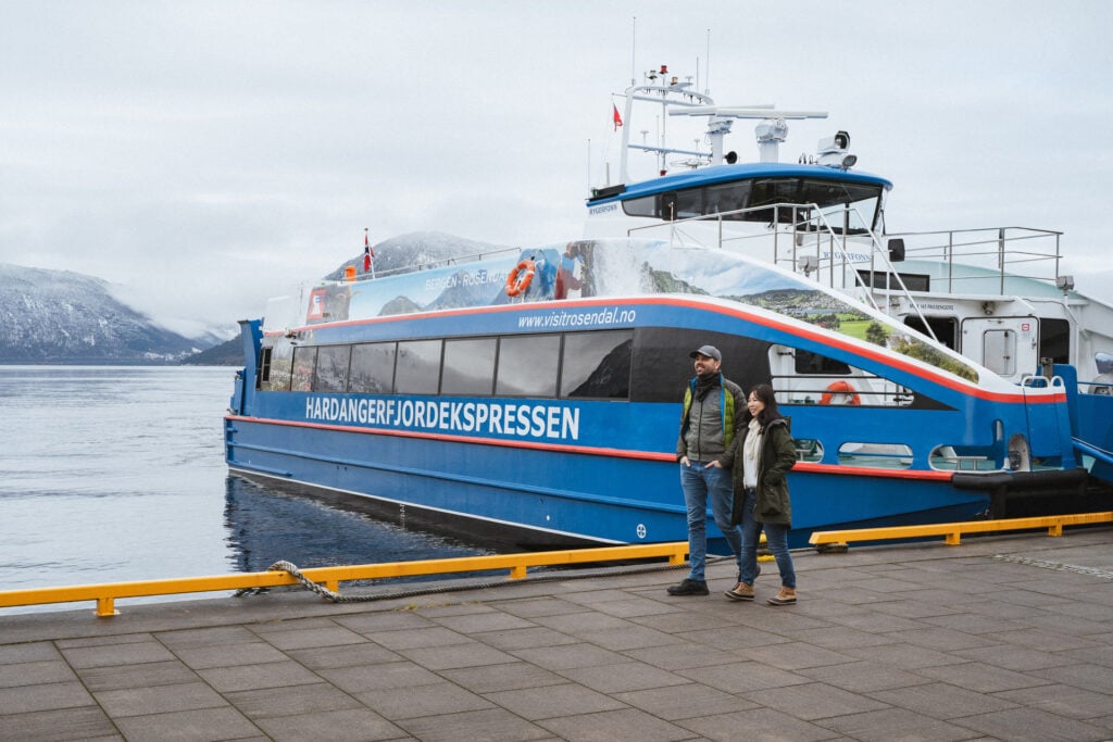 Hardangerfjordekspressen fra Bergen til Rosendal