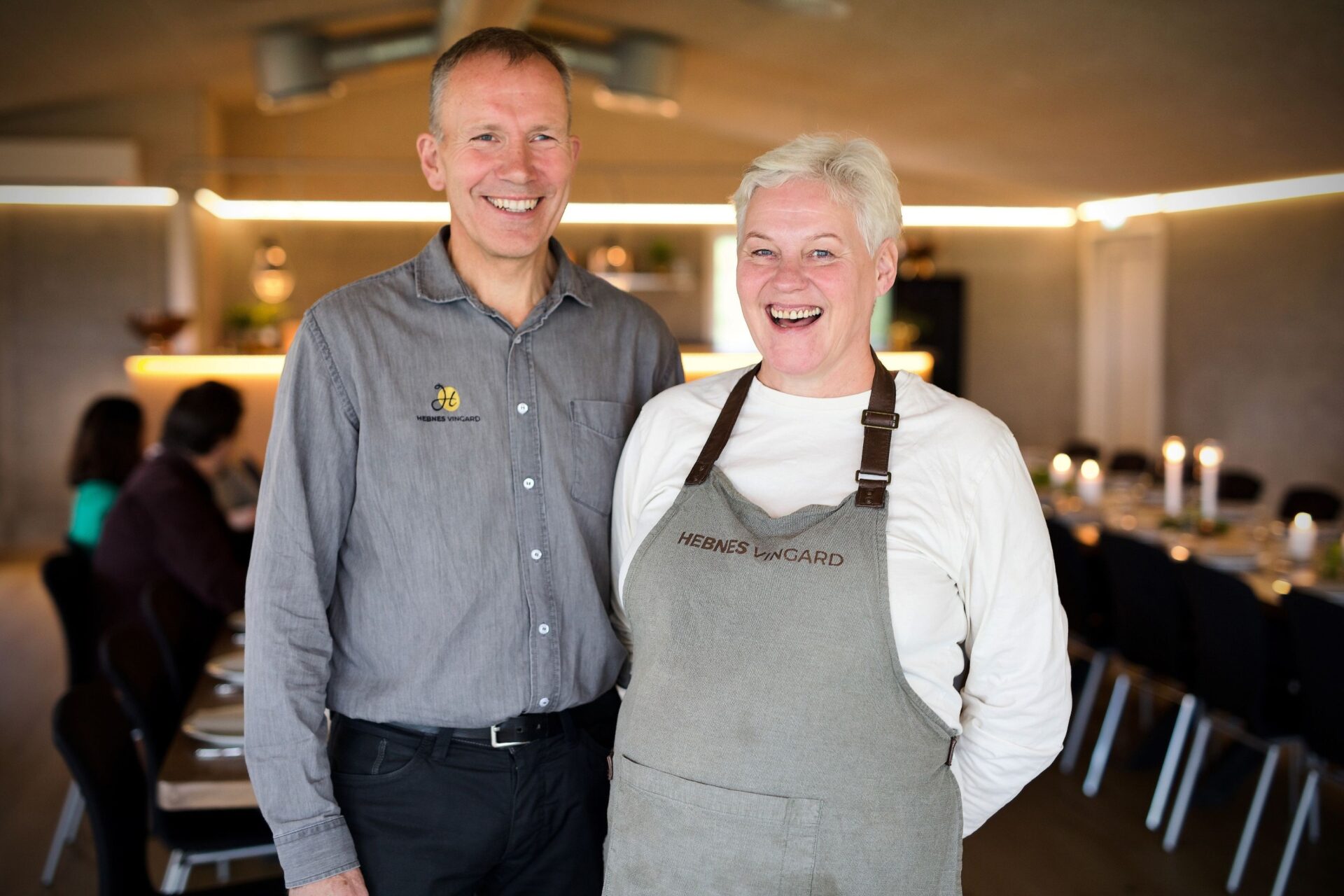 Arild Hebnes og Toyni, vinbønder og vertskap på Hebnes Vingard, fotografert i Vinstova under fjordcruise med vinsmaking fra Stavanger..